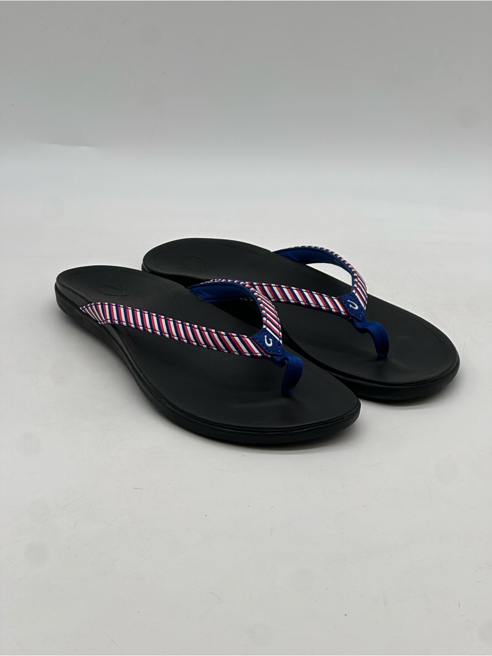 OluKai Ho’opio Slippers. Size 9 - Picture 7 of 10